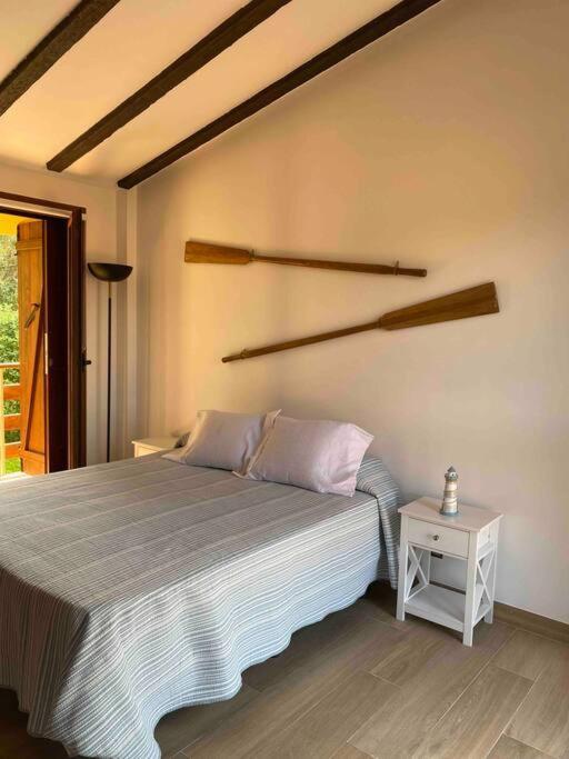 Chalet En Комилас Екстериор снимка