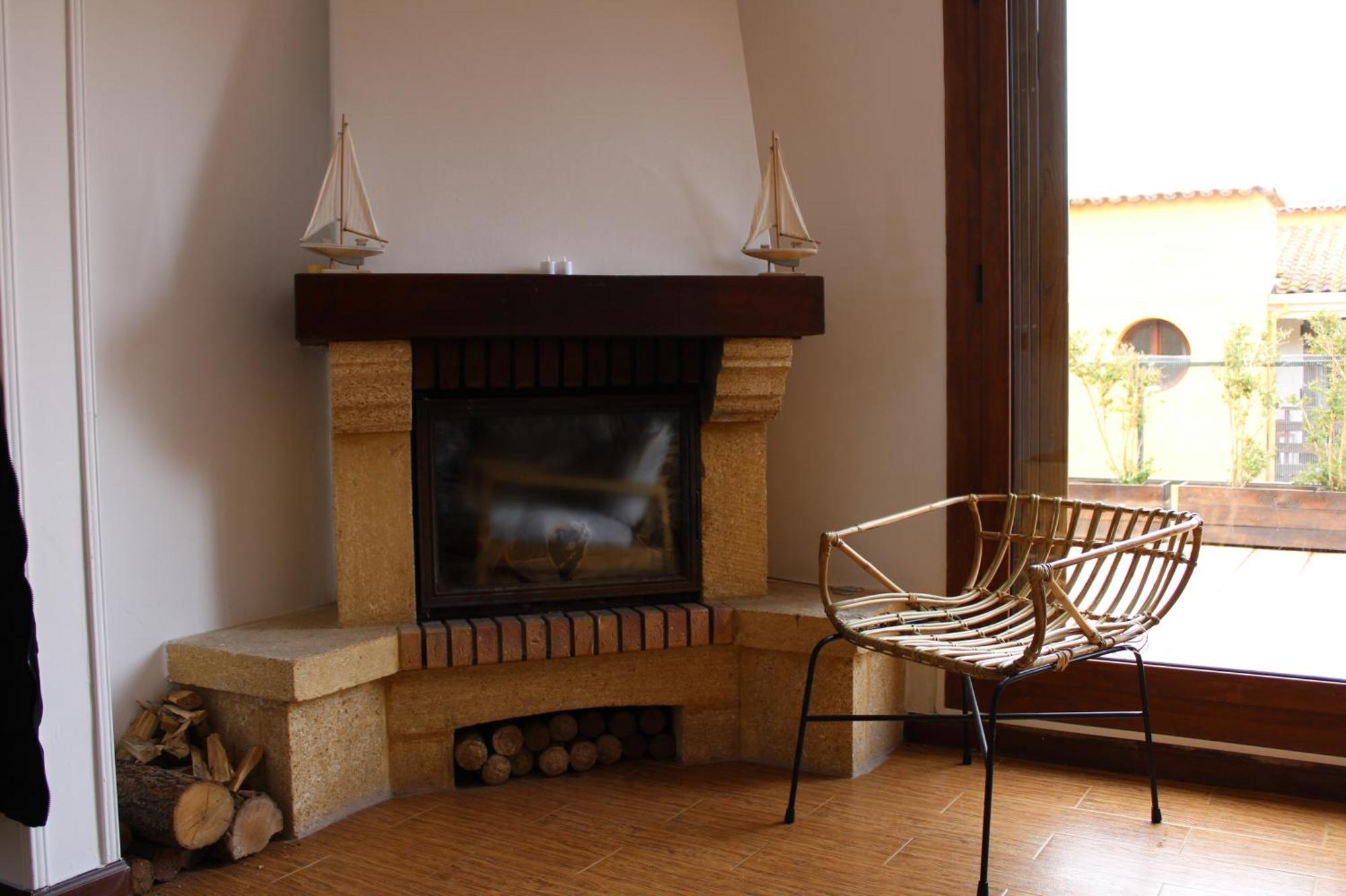 Chalet En Комилас Екстериор снимка