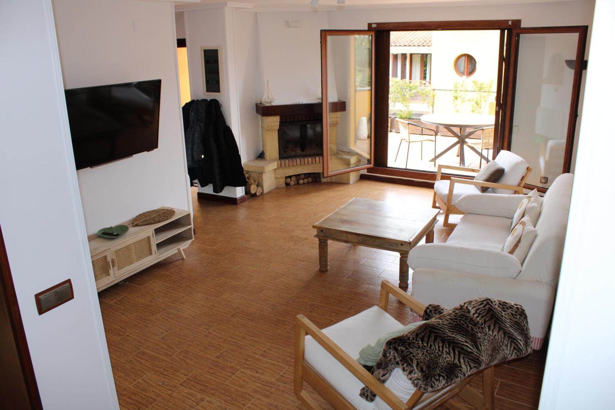 Chalet En Комилас Екстериор снимка