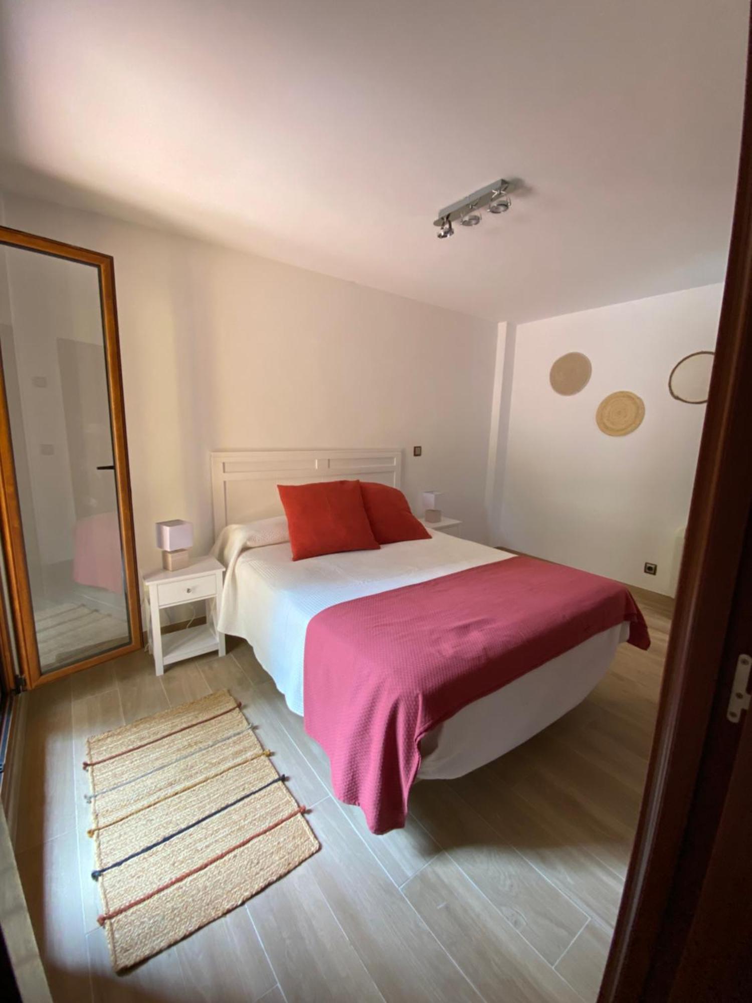 Chalet En Комилас Екстериор снимка