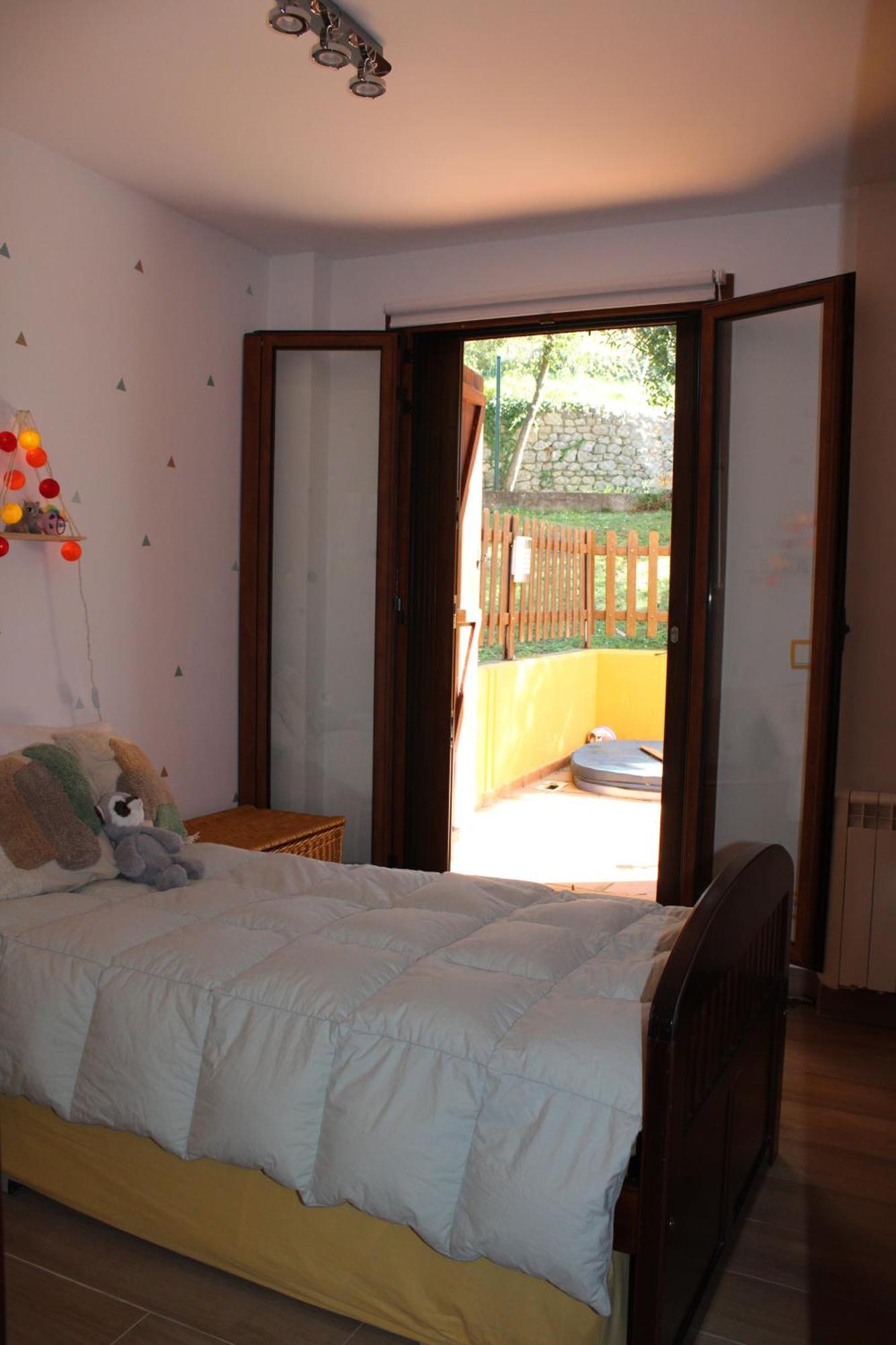 Chalet En Комилас Екстериор снимка